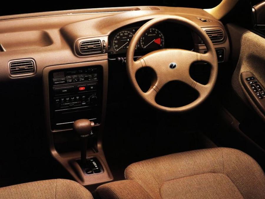 Торпедо Nissan Presea 1800 Ct.II (R10) 1990 года  (фото 7 из 8)